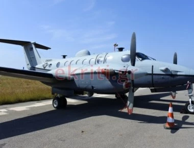 Αμερικανικά κατασκοπευτικά αεροσκάφη προσγειώθηκαν στο αεροδρόμιο του Ηρακλείου (φωτο)